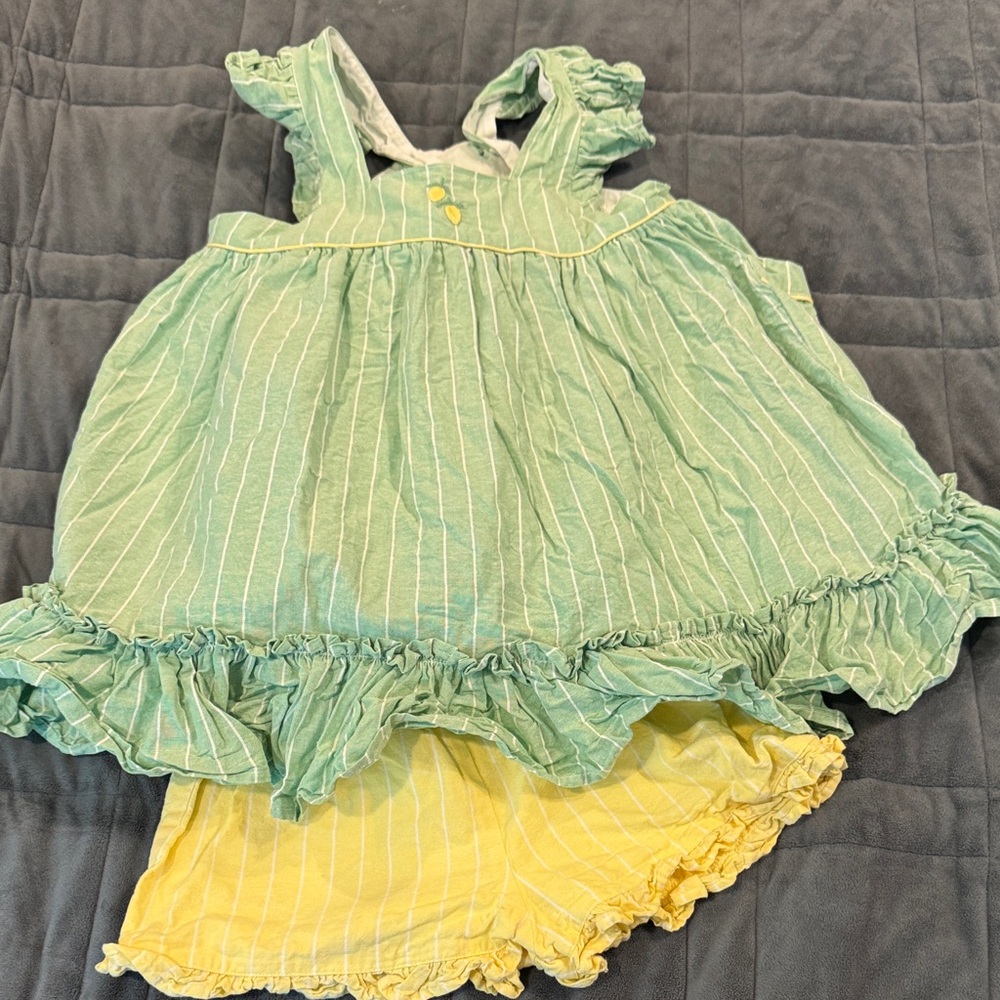 Well dressed wolf size 7 Aunt Heart Tunic set green and yellow